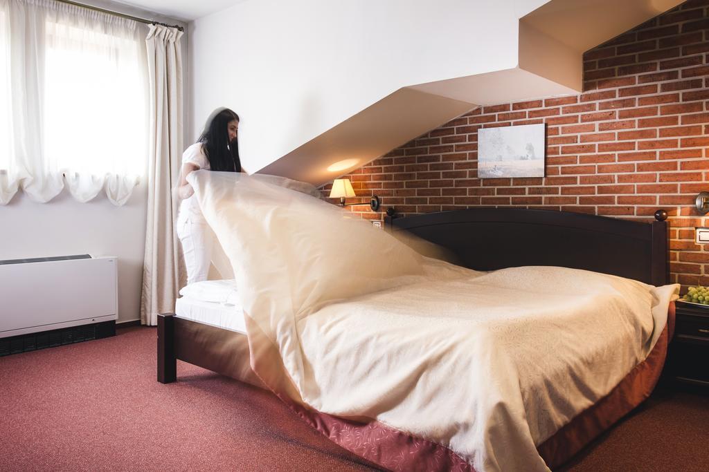 Hotel Purkmistr เปิลเซน ภายนอก รูปภาพ